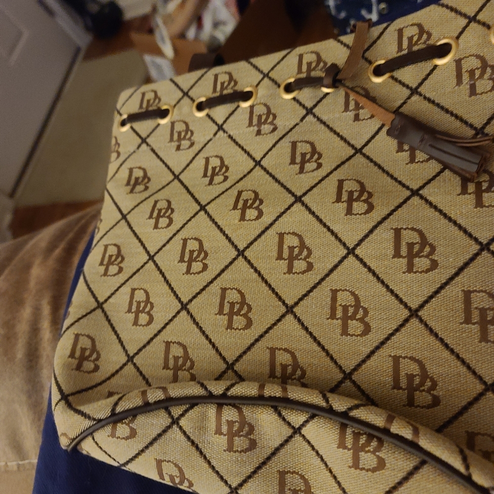 New Dooney And Bourke Bucket Bag